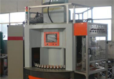 Automatic glue spraying machine